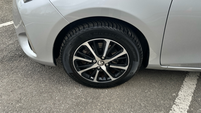 Toyota Yaris 1.5 Hybrid Icon Tech 5dr CVT Hybrid Hatchback